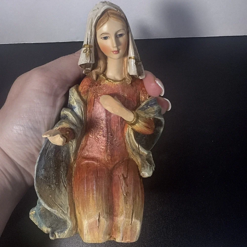 Vintage Mary‎ Kneeling Nativity Figurine Christmas